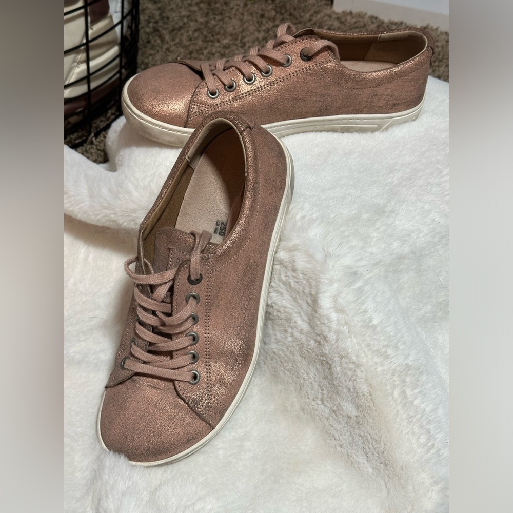 Birkenstock Low top lace up sneaker size 39